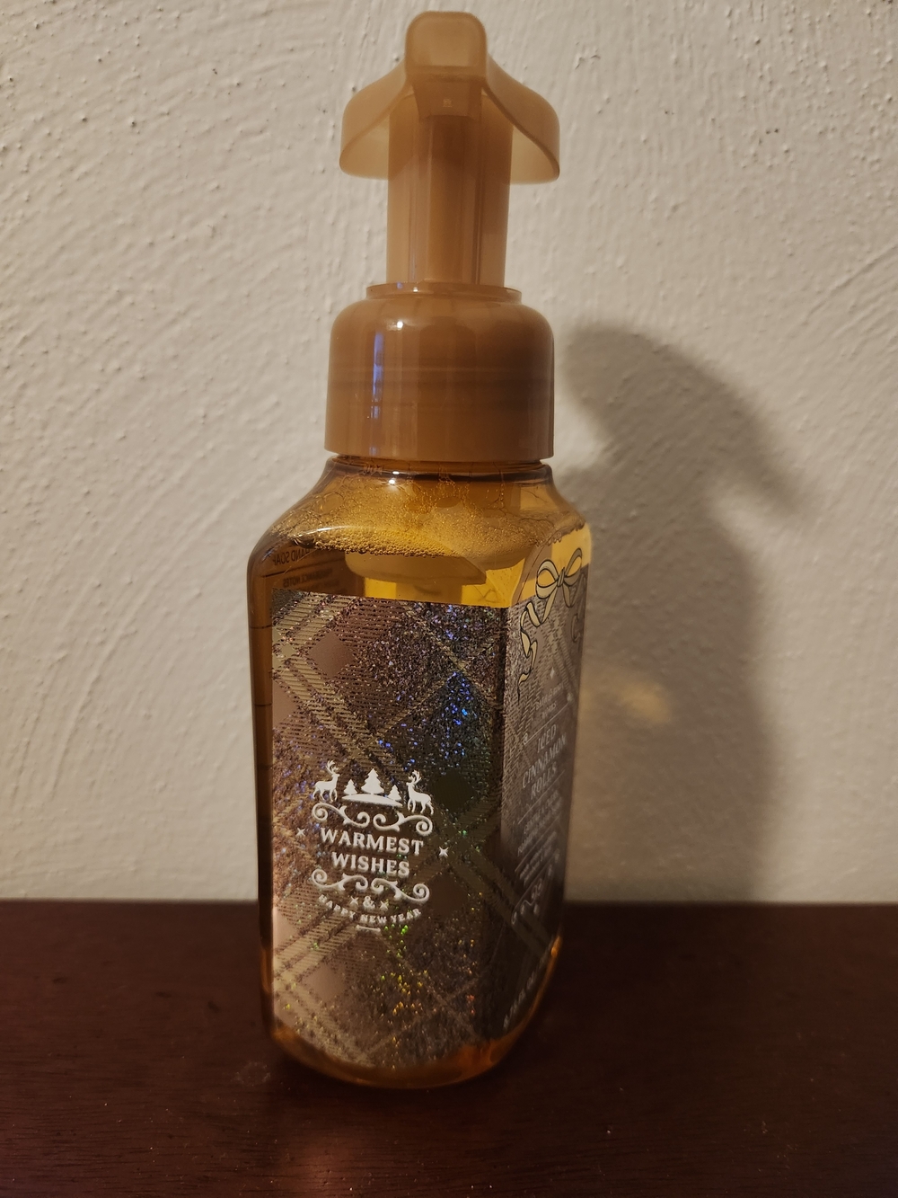 NEW Bath & Body Works Iced Cinnamon Rolls Gentle Foaming Hand Soap Holiday - Picture 3 of 4